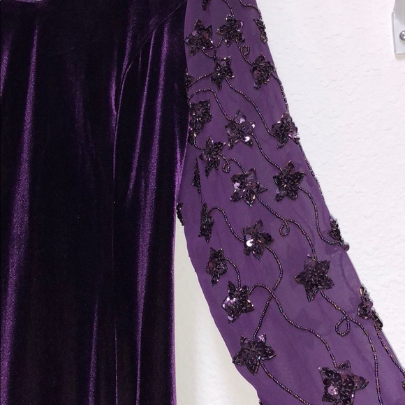 🦋💲 ⬇️VELVET MINI DRESS💜 - Picture 3 of 8